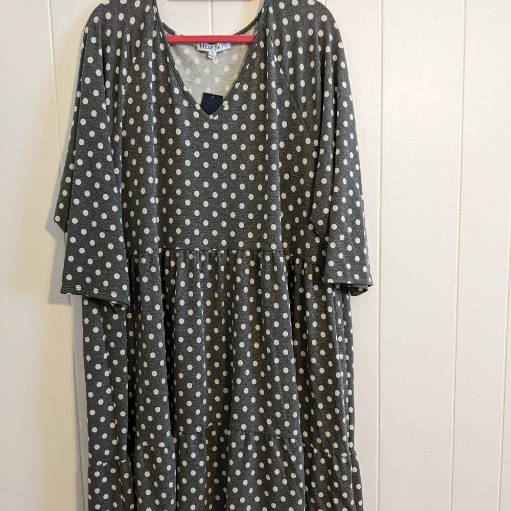 Meri Skye Tiered Gray Dot Dress, size 3x